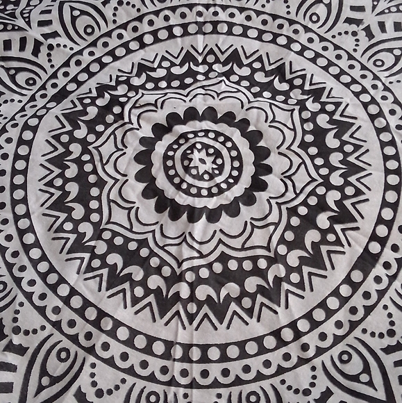 NEW Mandala Print With Fringe - Picture 5 of 8
